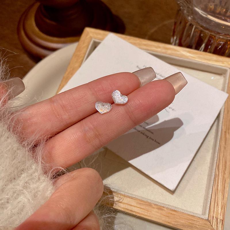 Elegante S925 Silber Perlen- & Zirkon-Herz-Ohrringe für Damen - Leichter Luxus, Alleskönner, High-End-Design