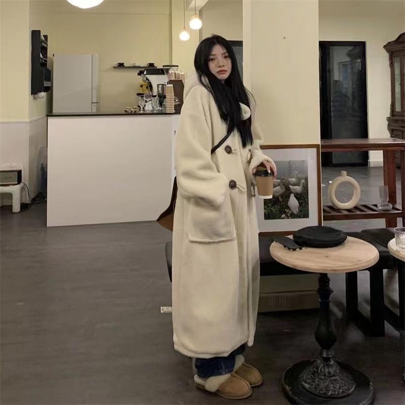 Women's Longhorn Button Lamb Wool Coat - 2023 Autumn/Winter, College Style, Warm, Hooded