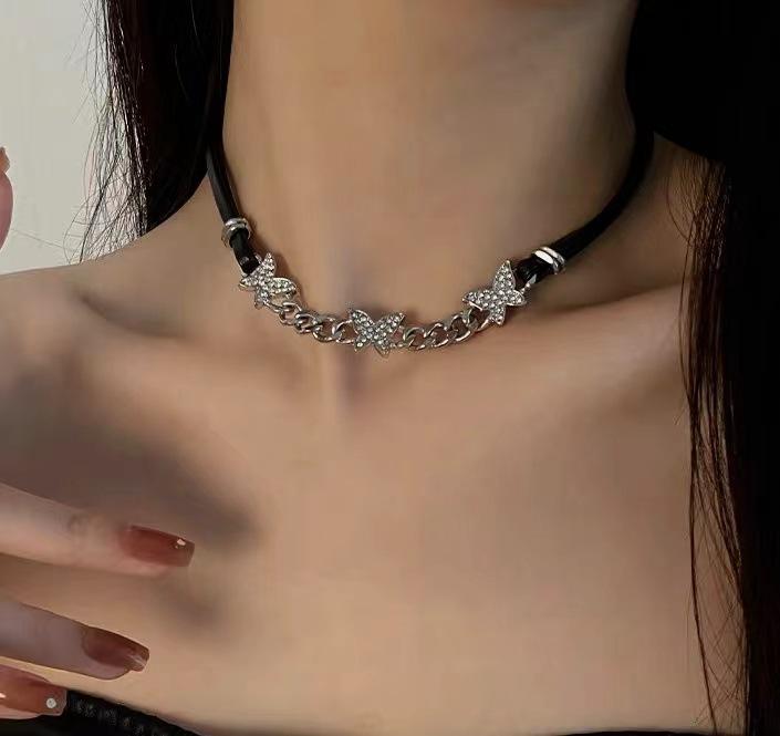 

Exquisite Temperament Sliver Color Shining Zircon Butterfly Black Leather Rope Choker Necklace for Women Trendy Hot Girl Jewelry