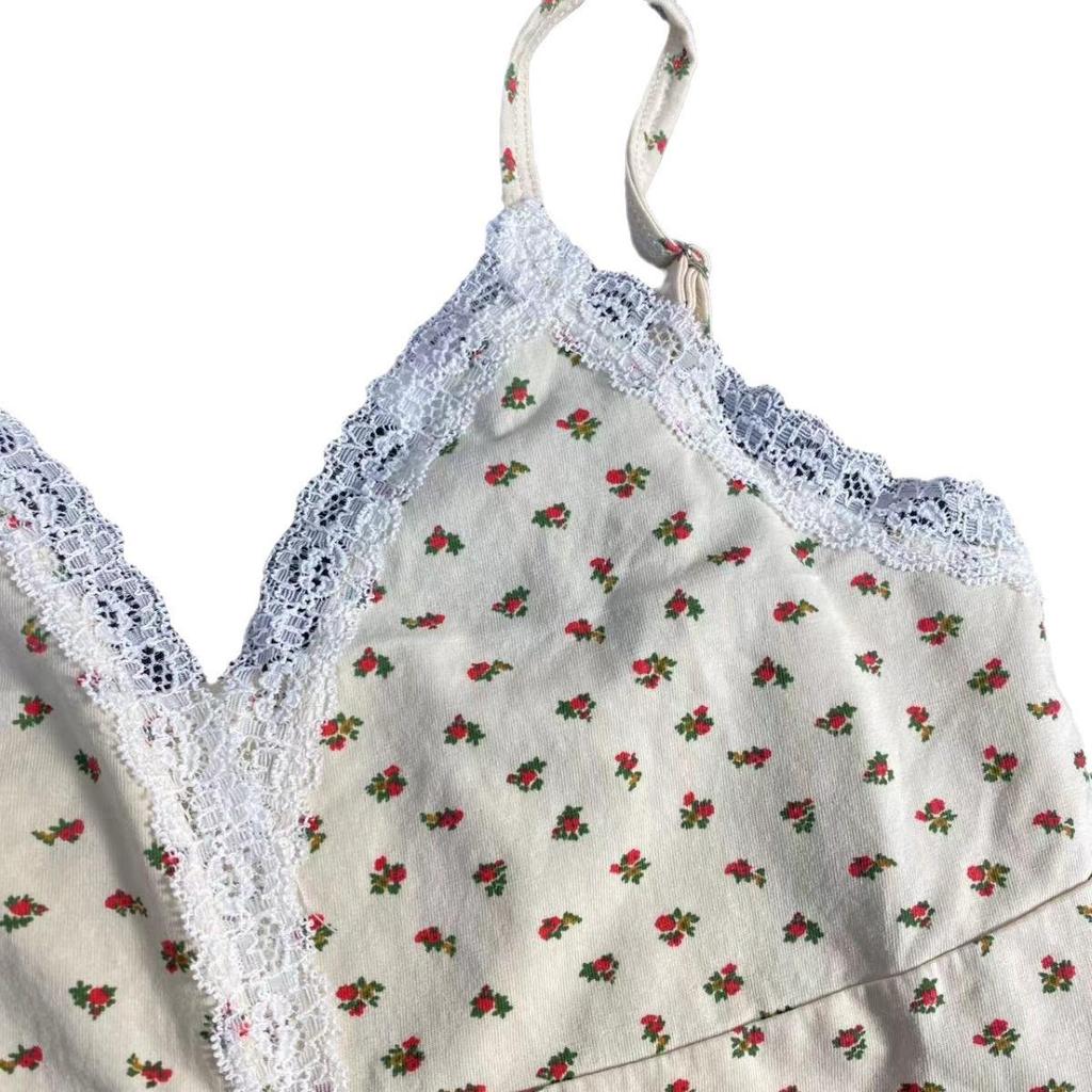 B&M Women's Floral Lace Three-Button Suspender Top