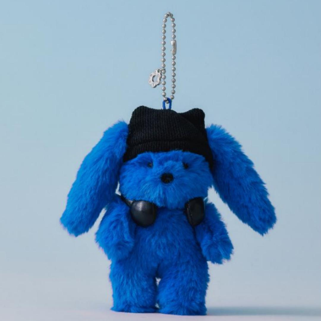 

Брелок NewJeans Limited Edition X Collé Furry Bunny Plush – очаровательный и стильный аксессуар для ключей TIDE BLUE