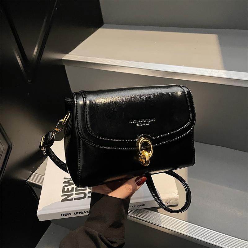 Fashion Niche Crossbody Bag Women's New Versatile Retro Small Square Bag Fashionable Commuting Single Shoulder Women's Bag