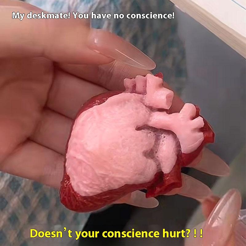 

1 Piece Simulated Human Heart Novelty Decompression Toy Fake TPR Body Part Trick Prop Halloween DIY Decoration