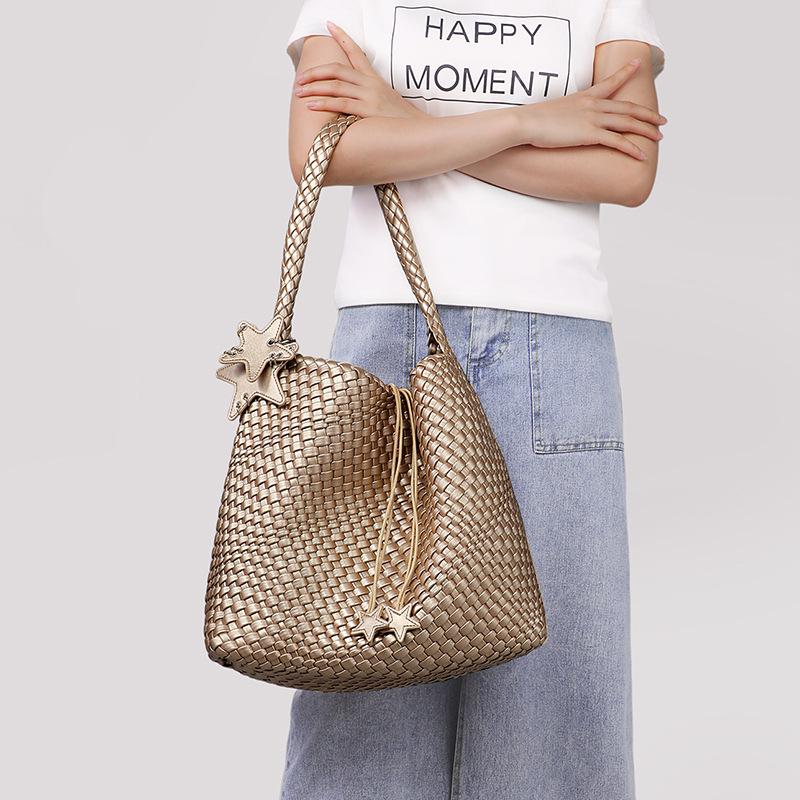 Woven Bag 2025 New Autumn Winter Women's Tote Bag Large Capacity Versatile Commuter Handbag Single Shoulder Bag