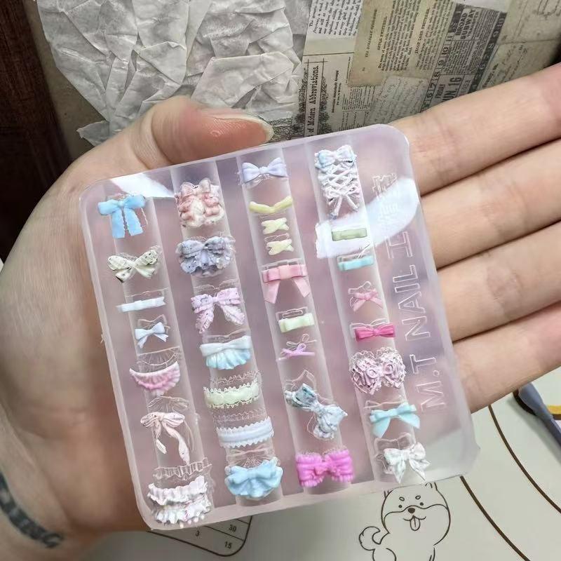 3D-Nagelkunst-Dekorationen Bär Hase Silikon-Schnitzform UV-Gel-Lack Schablonen für Stamping Relief Schleife DIY-Design Nagelanhänger