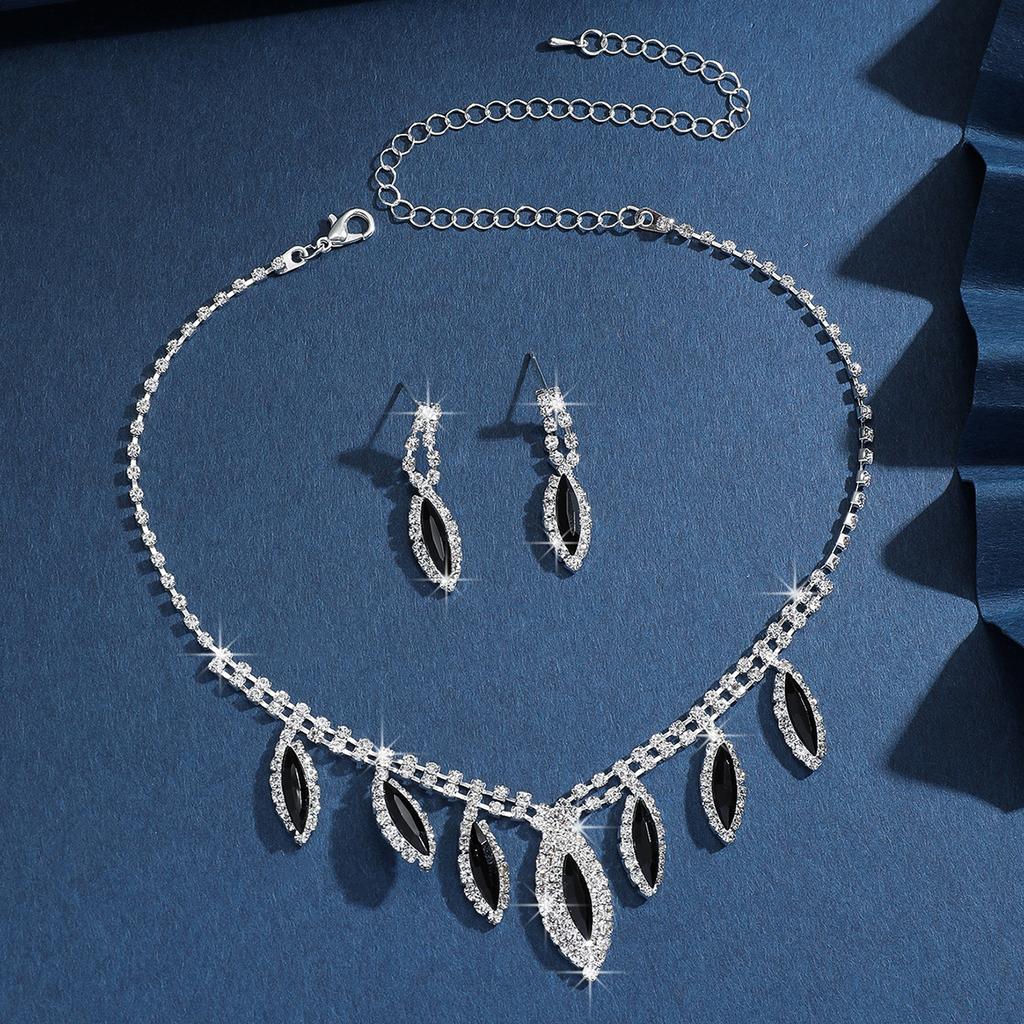 Water droplet necklace earrings two-piece set, bride's wedding fashion accessories, women's light luxury, small fragrance style
