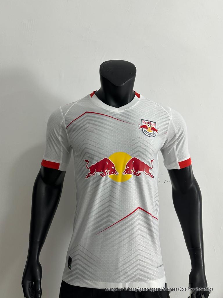 2526 Voetbalshirts: Chelsea, Wolves, Lissabon, Everton, River Plate, Cougars, Atlético Nacional - Thuis & Uit