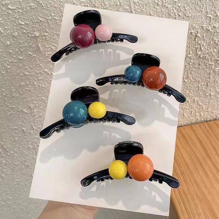Small Women's Summer Hair Claw Clip - Plastic Shark Clip for Volume & Style Hairpin