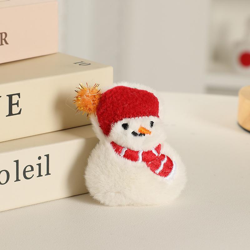 Cute Christmas Plush Cartoon Brooch - Versatile Decorative Pin for Girls