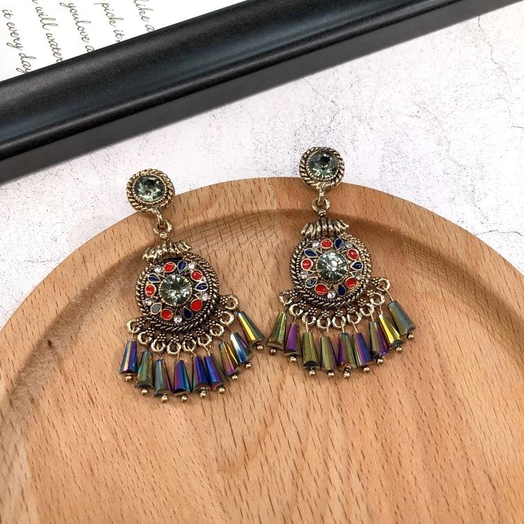 Premium Sense Retro Crystal Fringed Stud Earrings Women's Simple Temperament Versatile Personality Earrings Baroque Ear Jewelry