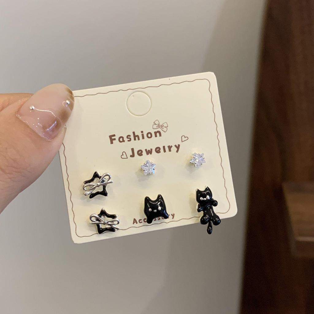 Cartoon Cat Ear Cuffs: Cute, High-End, Non-Pierced Clips for Women - Perfect for Autumn & Winter