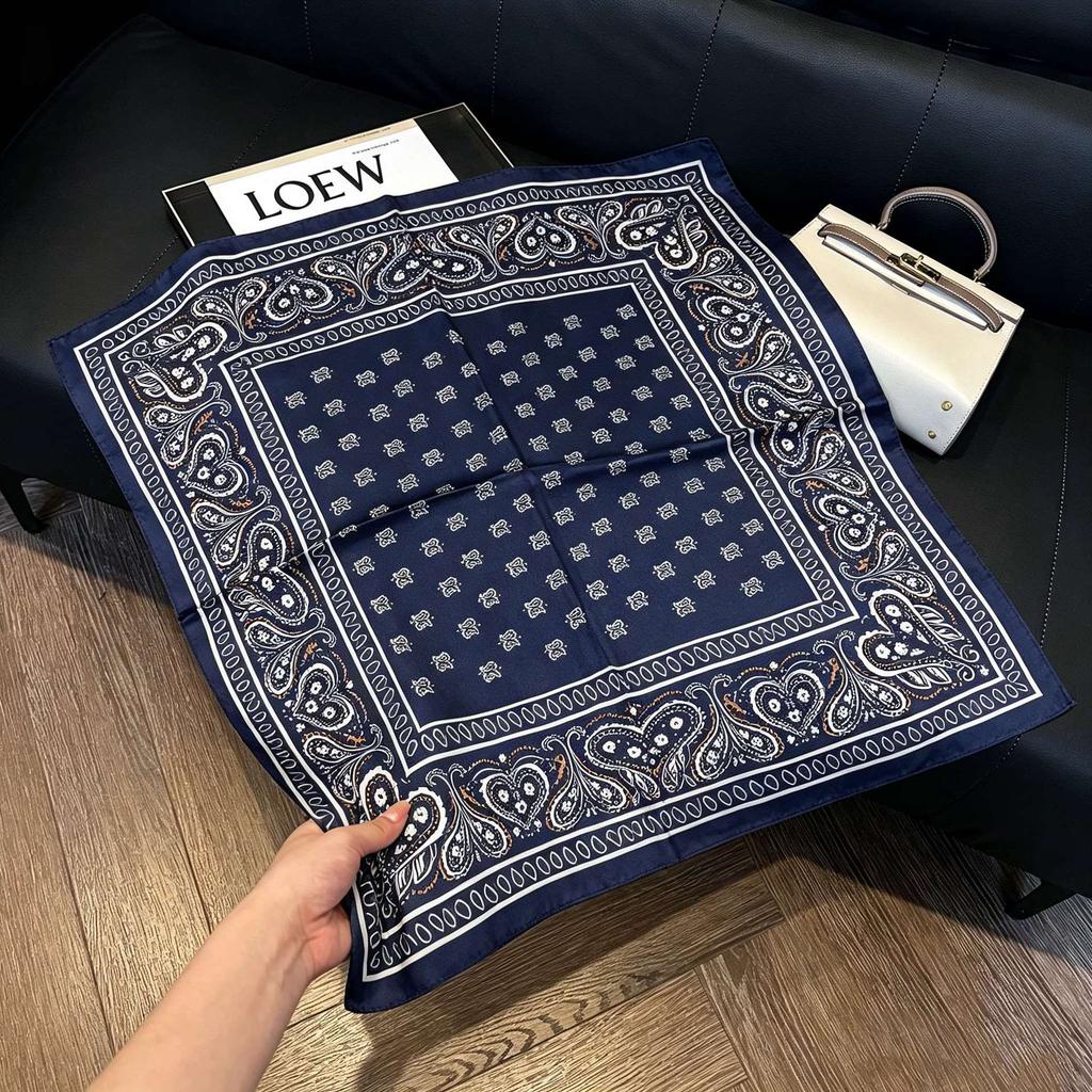 New old money wind chain neck scarf women's commuting versatile soft silk scarf neck protection shawl outer scarf