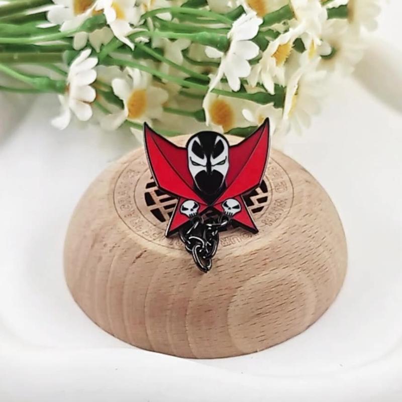 Gothic Enamel Dark Hero Lapel Badge Classic Brooch Pin Jewelry Halloween Decorative Gift красный