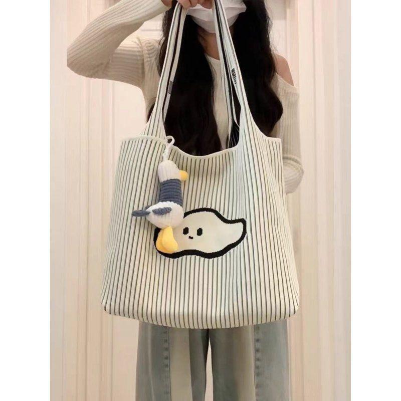 

Корейская повседневная полосатая вязаная сумка через плечо женская 2025 новая в студенческом стиле большая вместительная сумка-тоут облако для поездок на работу