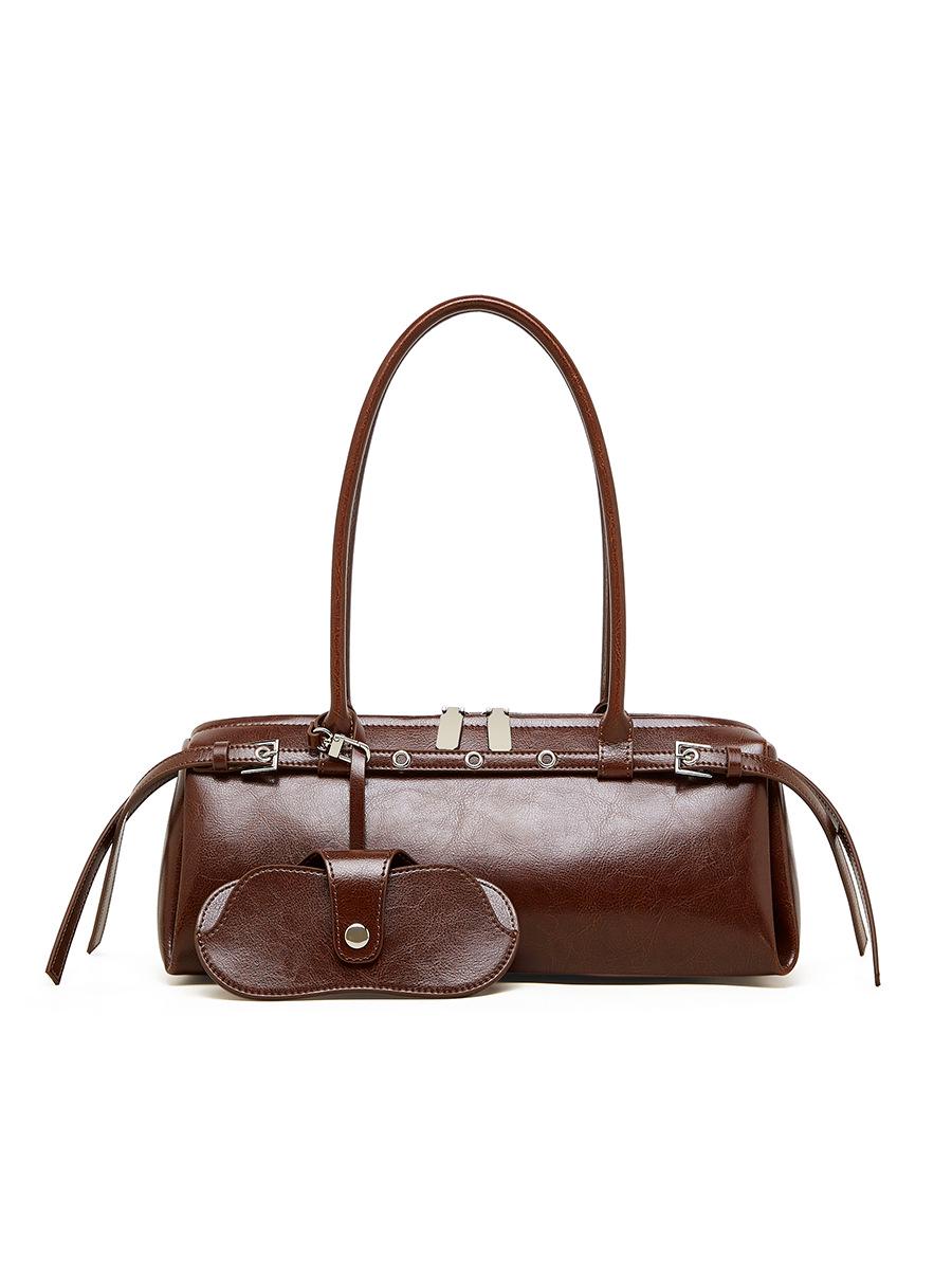 

2026 Retro Motorcycle Style Baguette Underarm Bag for Women with Trendy Leather Belt Decoration кофейный