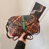 Niche handwoven bag femininity versatile color woven shoulder messenger bag premium pillow bag