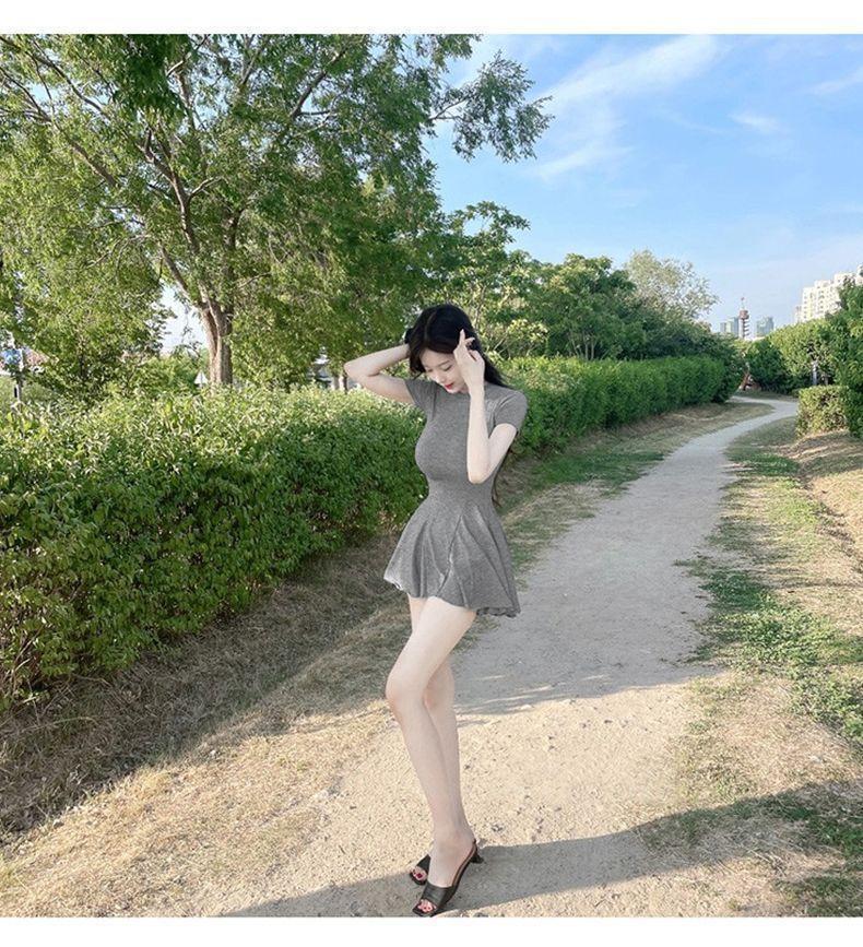 Korean Minimalist Solid Color Short Dress, Round Neck, Slim Fit, Petite Size, Summer Style