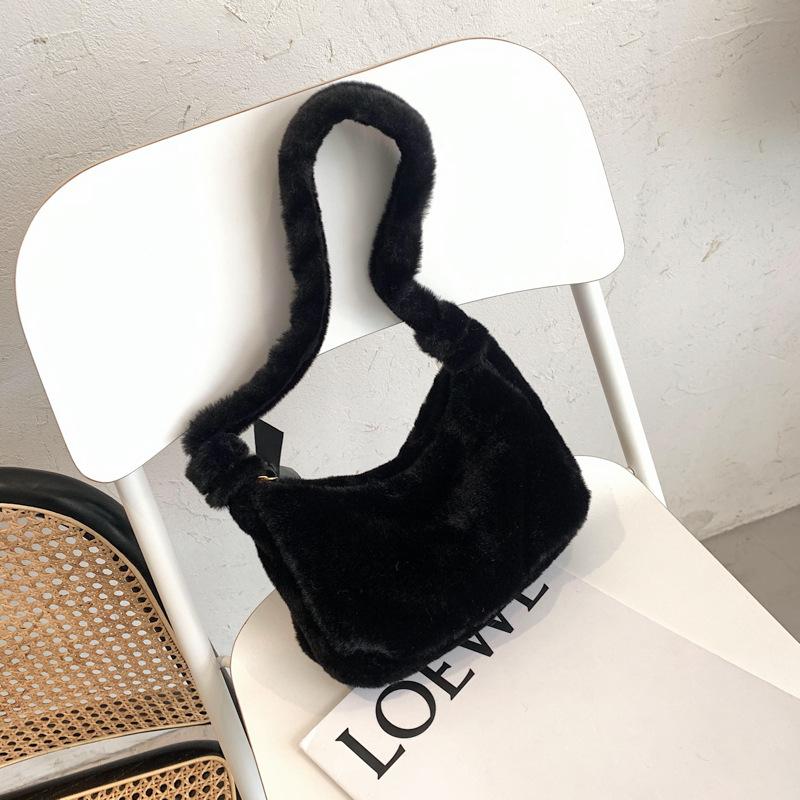 

Autumn and winter fluff solid color mini bag casual fashion underarm women s bag fashion plush handbag чорний