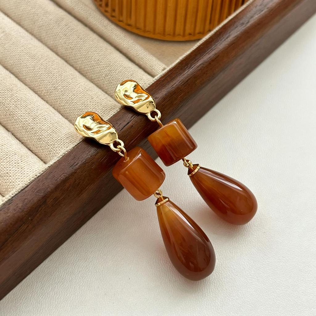 Retro Court Long Dangle Earrings: Unique Resin Minimalist Design for Women