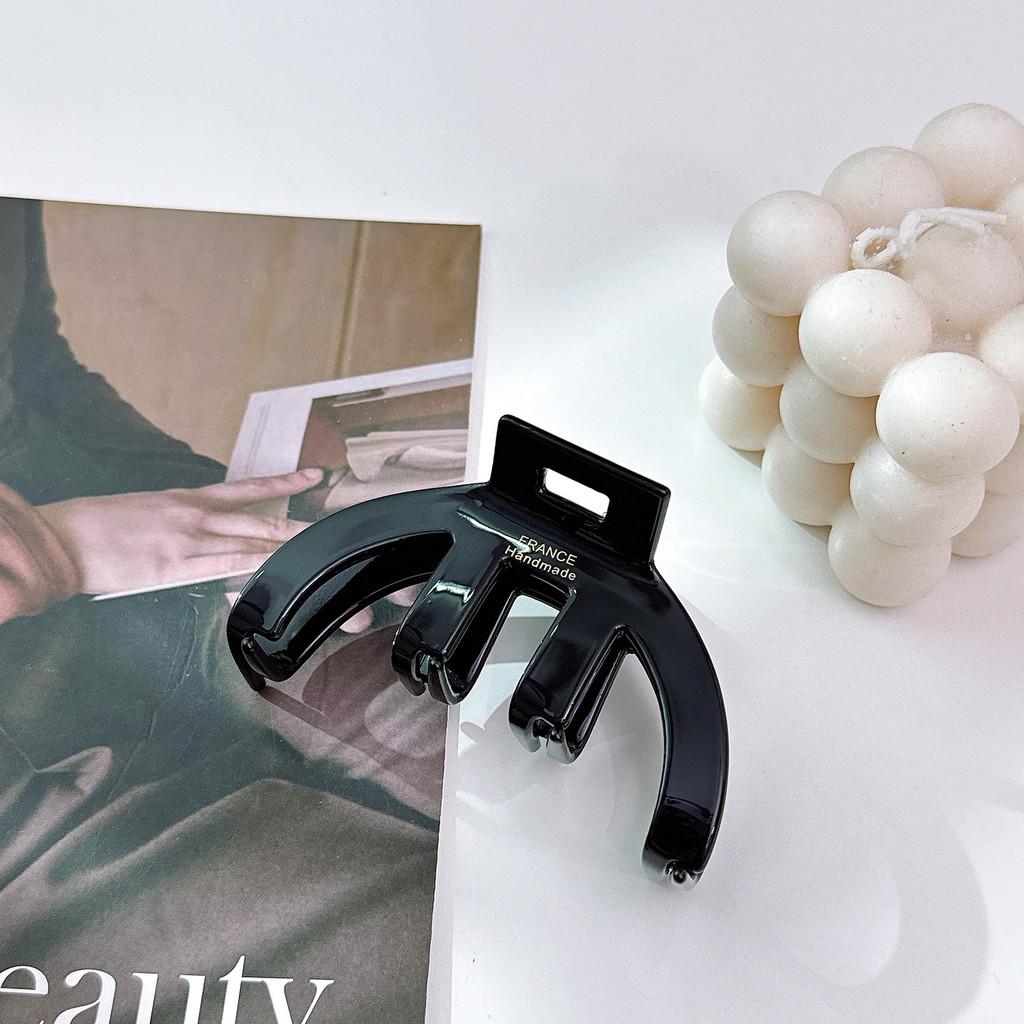 Vintage Acetate Arc Half Moon Hair Claw Clip Elegant Accessory For Women In Black And Caramel