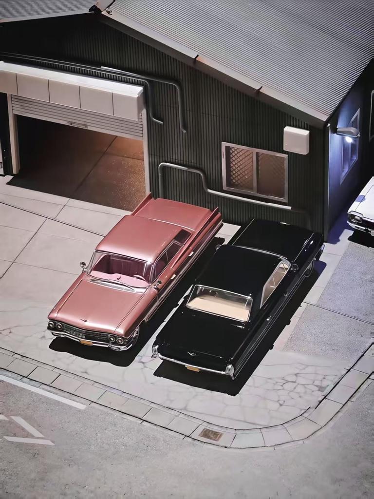 MK 1:64 1962 Cadillac Sedan De Ville Grecian & 1994 Lincoln Town Car Limited In Stock for Classic American Luxury Collectors Toy