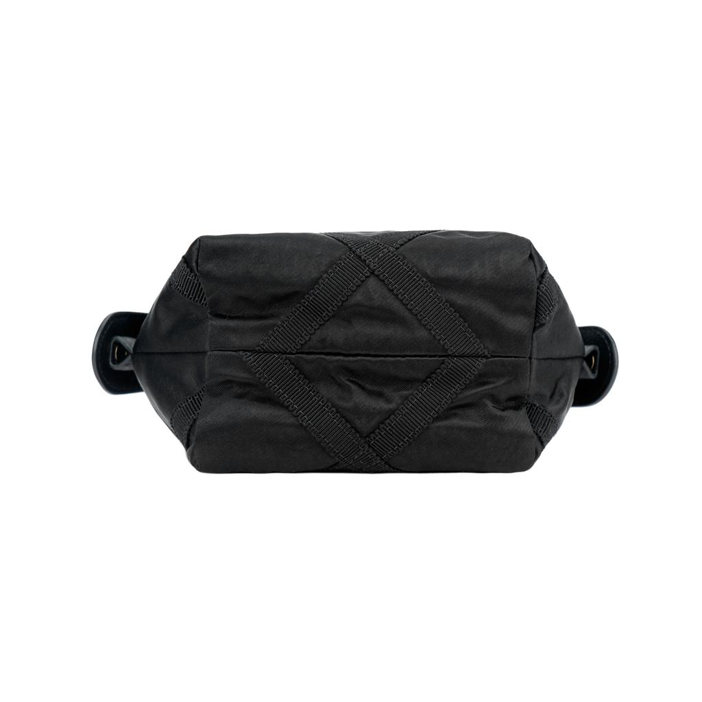 Chanel 22p Leather Chain Strap Handle Nylon Material Gold Hardware Handbag Female Model Black