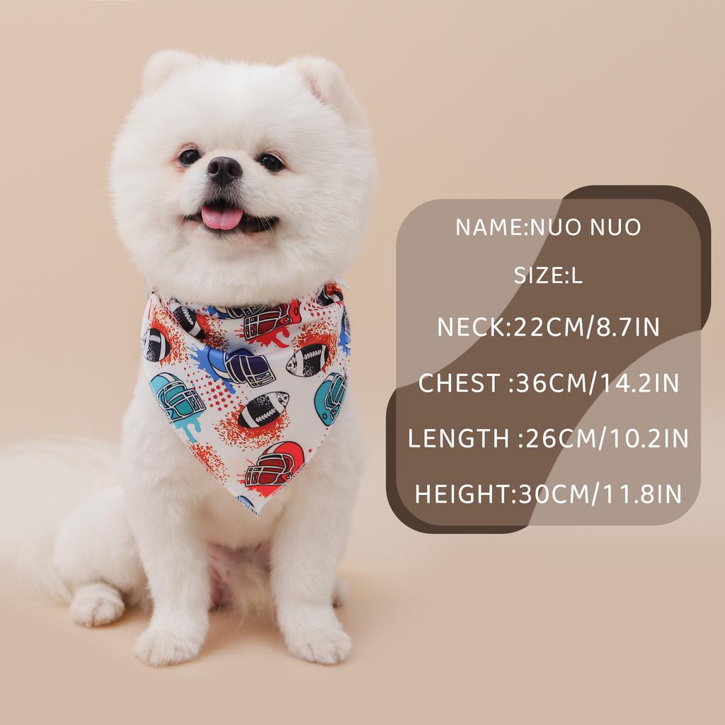 Chusta dla psa, Kolorowa graficzna bandana dla zwierzęcia z kaskami i piłkami, Regulowany trójkątny szalik dla małych/średnich psów