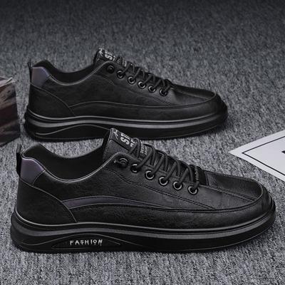 Frühling Herrenschuhe Atmungsaktive wasserdichte rutschfeste Schuhe Herrenmode Schwarze Lederschuhe Lässige Sport-Boardschuhe