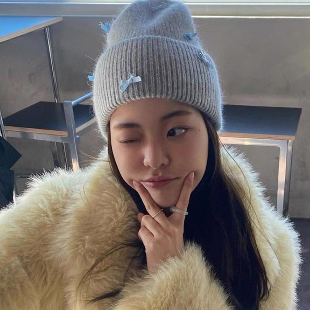 Cute Bowknot Decor Beanie Adult Elastic Hat Winter Warmer Knitted Hat Cold Winter Presents for Students Teenagers