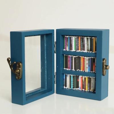 New Miniature Book Pocket Bookshelf Desktop Ornament Wooden Miniature Wooden Bookshelf Handmade Bookshelf Sensory Toys Home