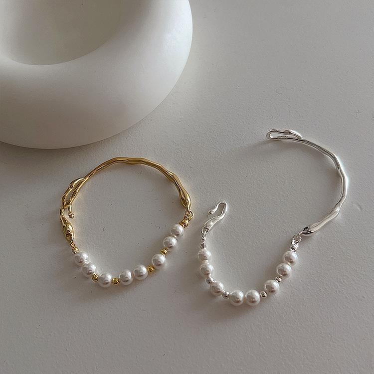 Retro Irregular Metal Pearl Bracelet - Women's Fashionable, Versatile Bangle
