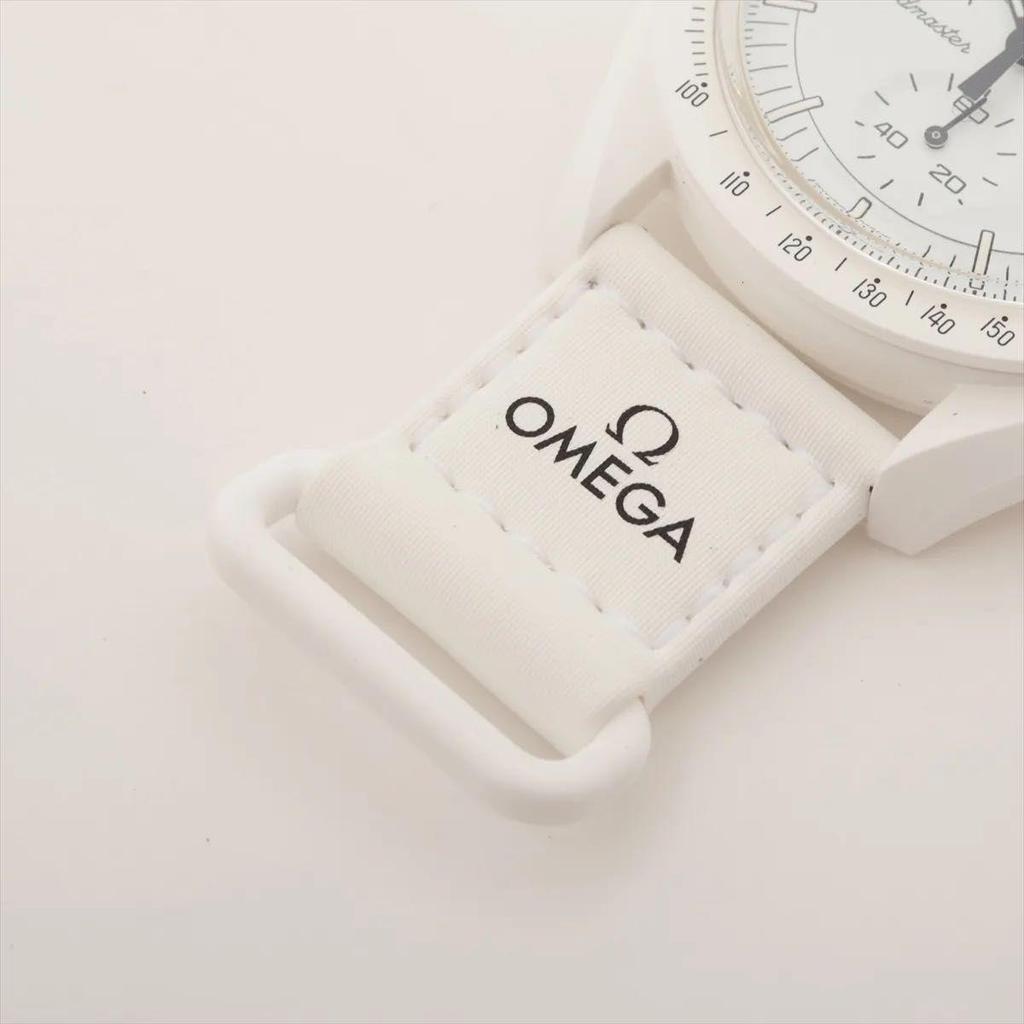 Used Omega Swatch Mission To the Moon Snoopy SO33W700 Watch Moon Phase