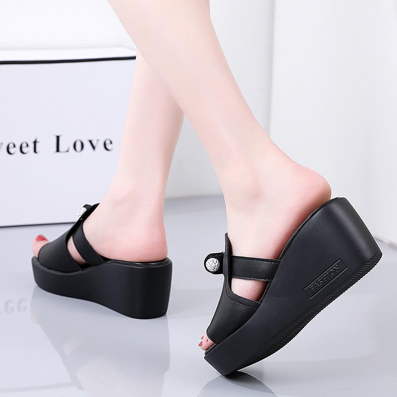 Summer thick-bottomed slope heel one-word cool slippers increase the height of mother's home open-toed sandals