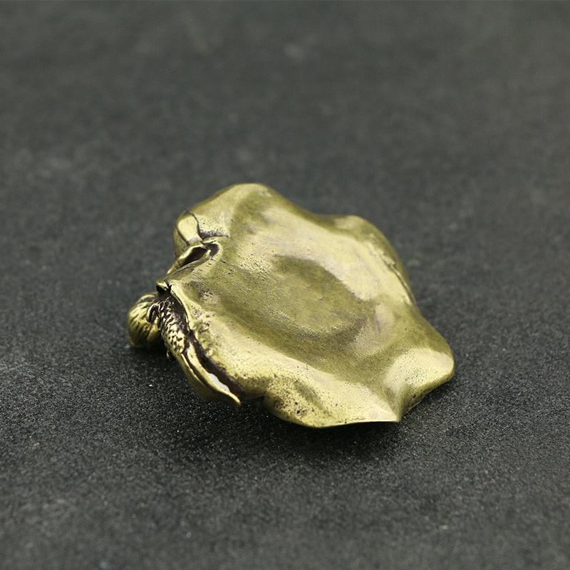 Retro Brass Goldfish Lotus Leaf Miniature Statue Home Decoration Incense Stick Brass Sculpture Office Desk Decoration