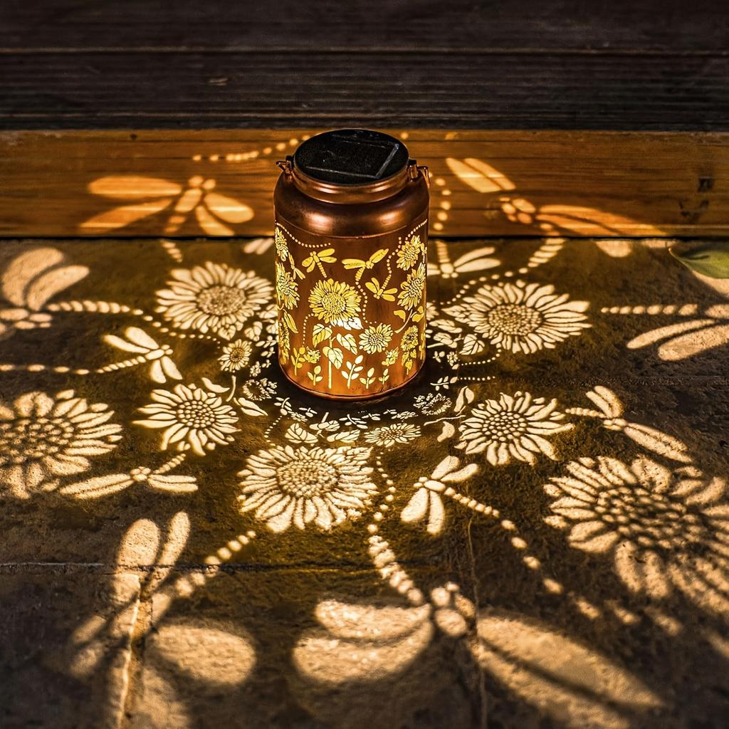 Solar Lantern Featuring a Hummingbird Design, Perfect for Outdoor Decor. It Includes a 600Mah Rechargeable Battery, Making It Ideal for Yard Art
