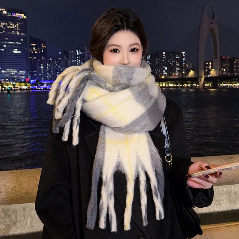 Korean Atmosphere, High-grade Plaid Fringed Scarf, Women's Winter New Versatile Thickened Warm Scarf, Shawl