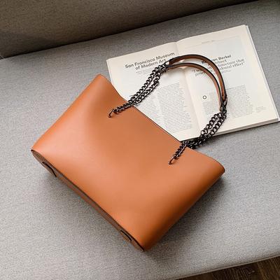 Bag Women's New Atmospheric Retro Tote Bag Simple Temperament Large Capacity Portable Tote Shoulder Bag