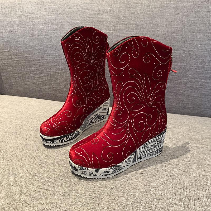 Fashion New women's boots with a wedge heel pattern and a rear zipper for height increase in the autumn of 2025