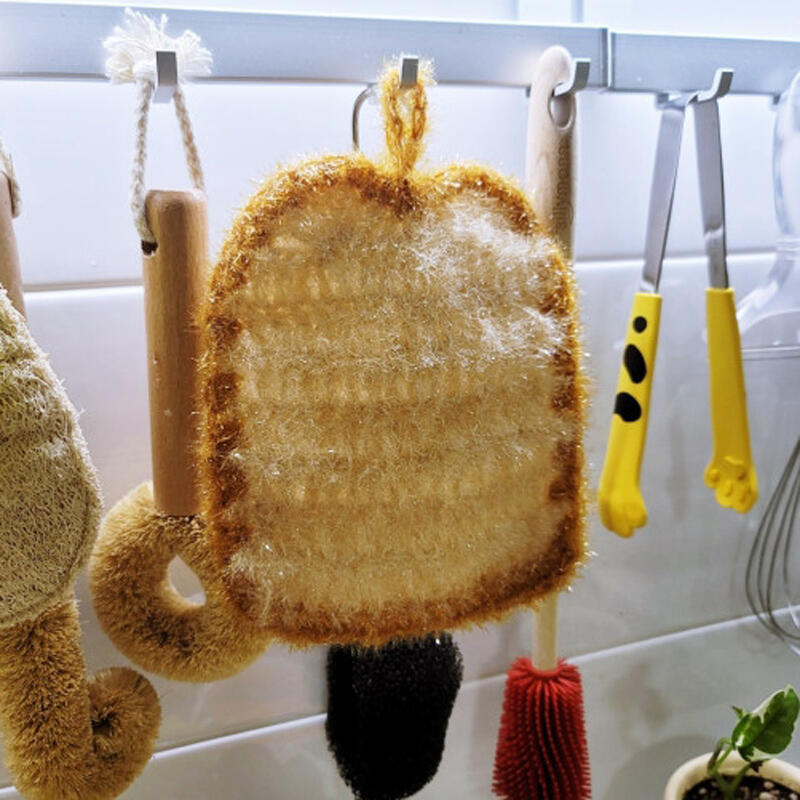 1 ring-shaped loaf of bread