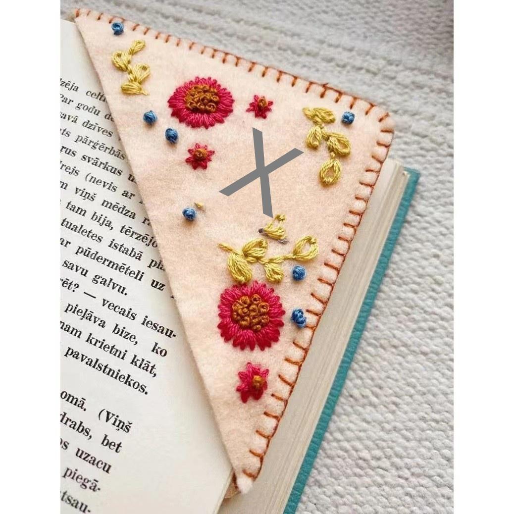26 Letters Hand Embroidered Corner Bookmarks Felt Triangle Label Bookmarks Student Bookmarks Stationery Office Supplies