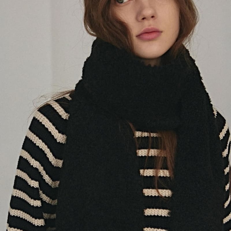 YAN13 FLUFFY DEEP MUFFLER_CREAM