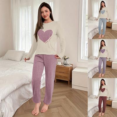 Ev ve uyku için kıyafetler – Pijamalar ve uyku takımları