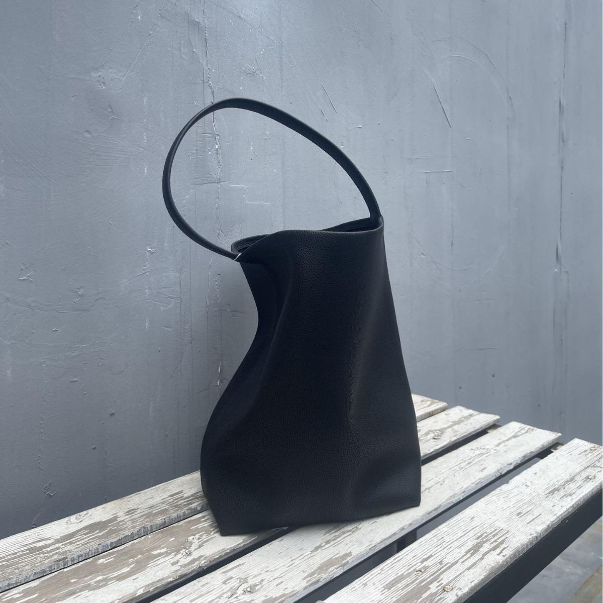 

Женская сумка-тоут из натуральной кожи с тиснением под личи большого объема Medium