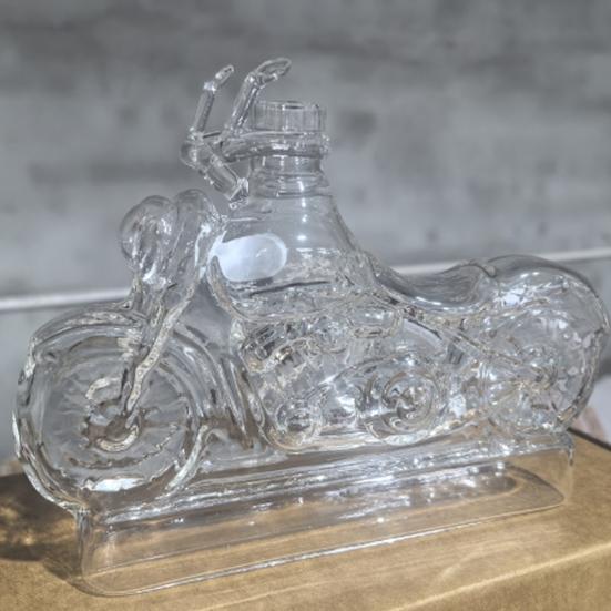 Motocyklová skleněná karafa na whisky Design motocyklu Láhev na víno Dekorativní láhev na whisky pro milovníky motocyklů Barový stůl Kuchyňské použití