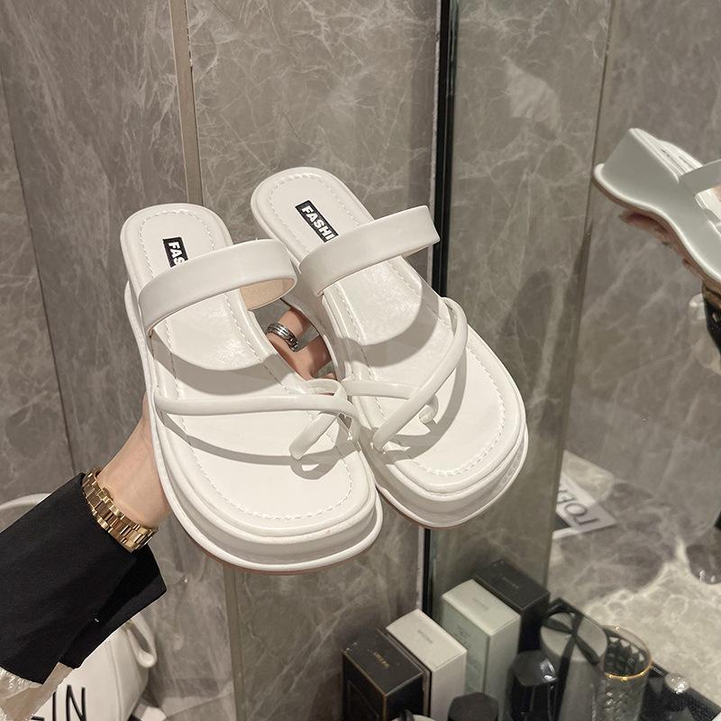 Hausschuhe mit dicken Sohlen für Damen, neuer Modetrend 2024, Sommersandalen, Temperamenttrend, Strandschuhe