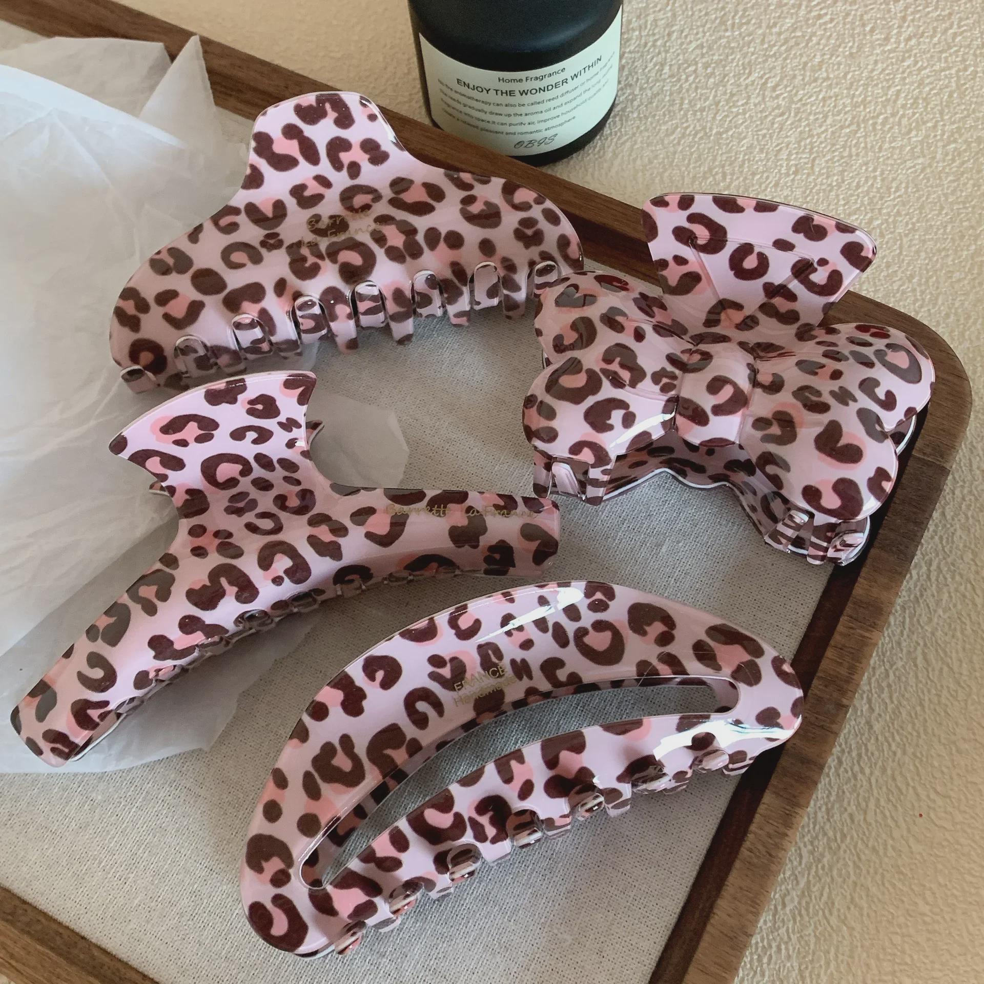 

Chic Pink Leopard Bow Hair Clip for Women