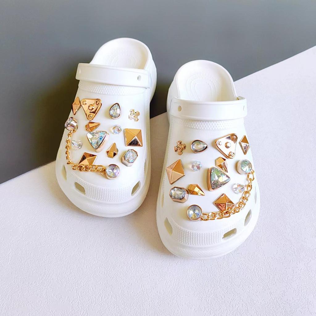 Neue Lochschuhe Gartenschuhe Accessoires DIY Kette Strass Edelstein Set Abnehmbare Dekoschnalle Schuhschnalle