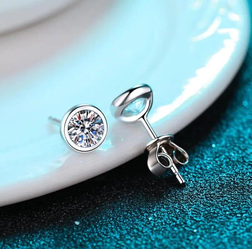 Classic 925 Sterling Silver Moissanite Stud Earrings For Women 5.0mm Simple Round Stud Earrings Anniversary Jewelry Gift