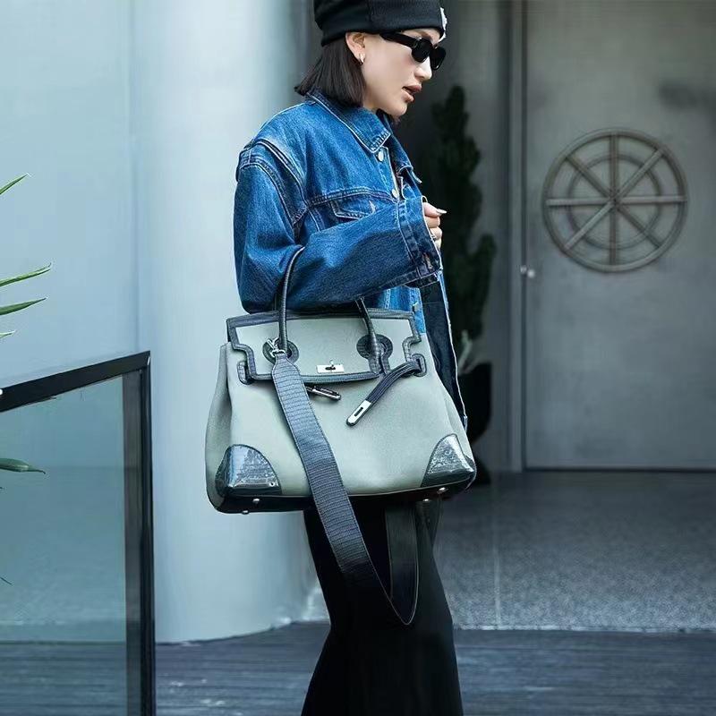 Retro Contrast Canvas Large-Capacity Handbag – High-End 2025 Edition Women's Shoulder Bag