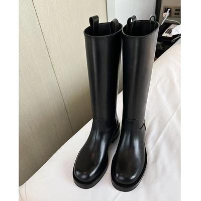 Botas grossas de sola reta de uva para mulheres outono e inverno novos modelos para aumentar a altura e parecer magra para pessoas pequenas